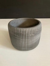 Load image into Gallery viewer, concrete plant pot