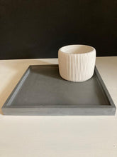 Load image into Gallery viewer, Square concrete tray
