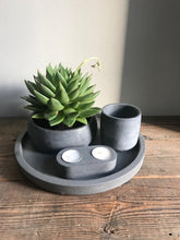 Load image into Gallery viewer, wide concrete pot