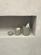 Load image into Gallery viewer, large concrete pot