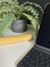 Load image into Gallery viewer, concrete plant pot