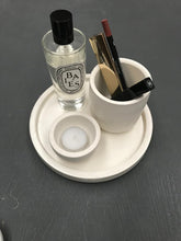 Load image into Gallery viewer, Small concrete storage pot