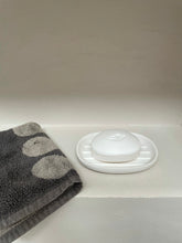 Load image into Gallery viewer, Grooved concrete soap dish soap