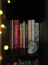 Load image into Gallery viewer, Decorative concrete skull