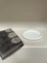 Load image into Gallery viewer, Deep concrete oval soap dish