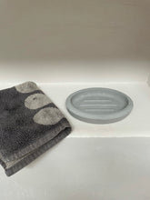 Load image into Gallery viewer, Deep concrete oval soap dish