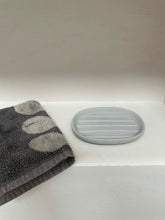 Load image into Gallery viewer, Grooved concrete soap dish soap