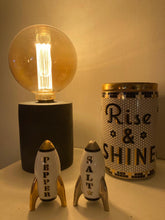 Load image into Gallery viewer, Concrete Monolith table lamp