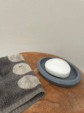 Load image into Gallery viewer, Deep concrete oval soap dish