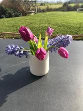 Load image into Gallery viewer, concrete vase
