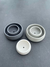 Load image into Gallery viewer, Set of 2 Pot belly concrete planters / concrete bowls
