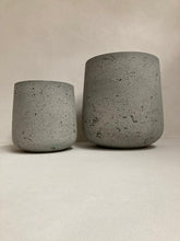 Load image into Gallery viewer, Concrete planters
