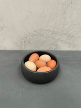 Load image into Gallery viewer, Large concrete pot belly planter / concrete bowl 17cm
